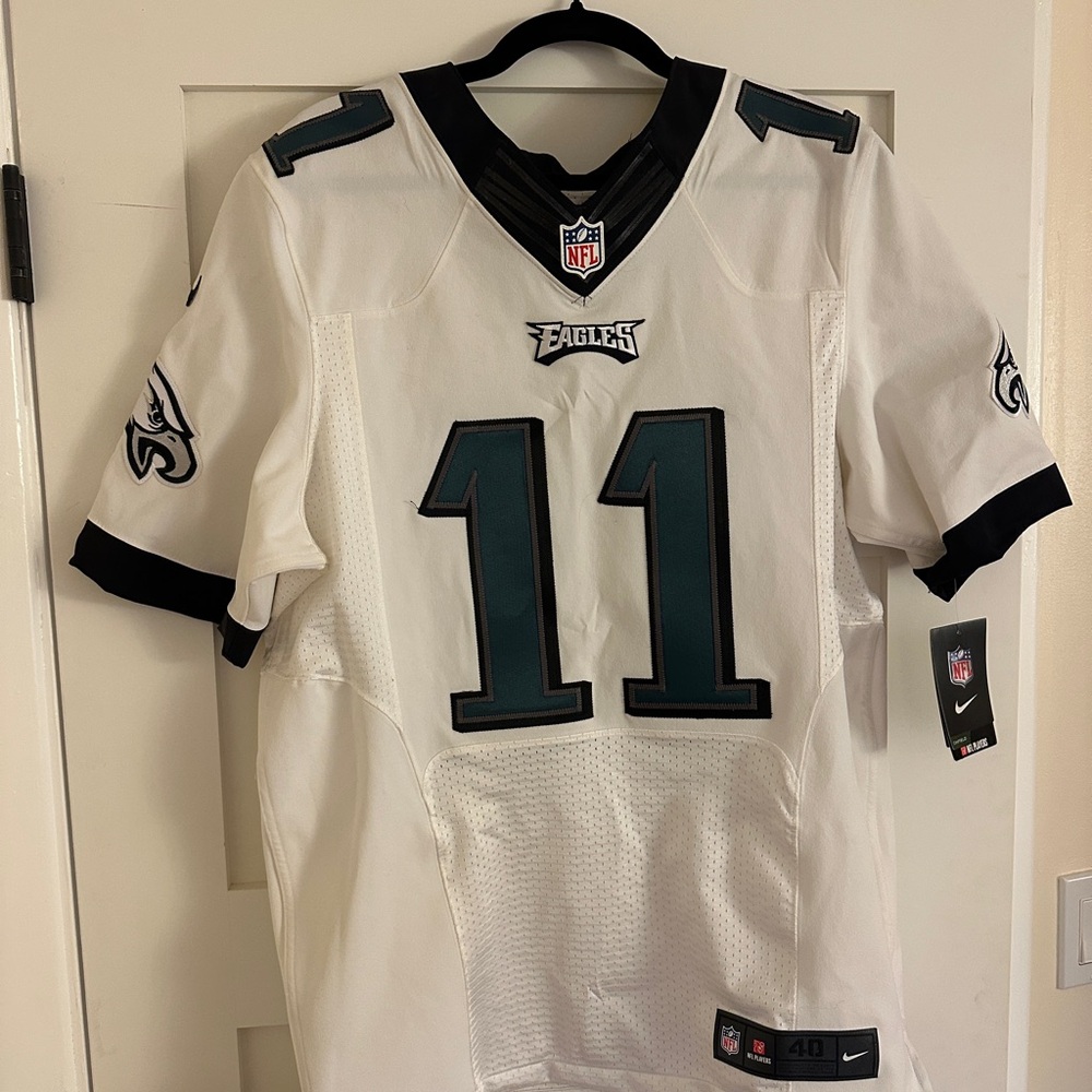 NWT Nike Eagles NFL Football Jersey SIGNED